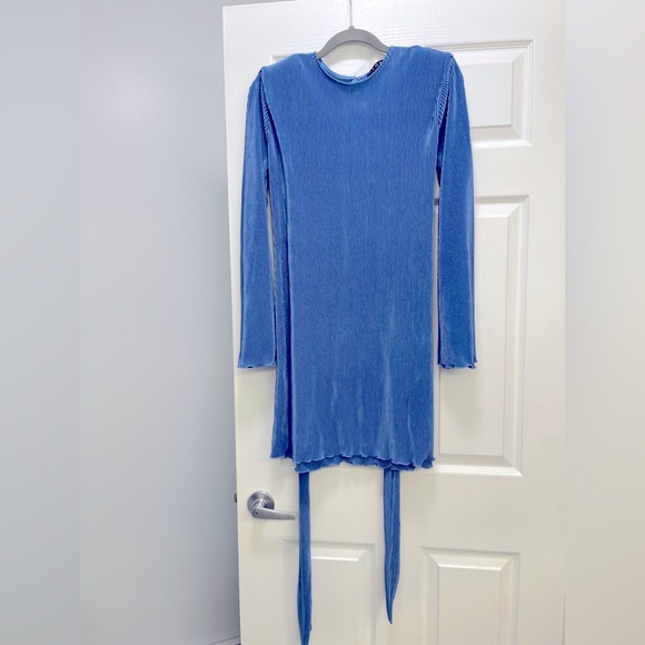 Dress - Picture 3 of 3